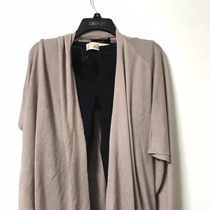 Hollister Black Jeans and Forever 21 Tan Cardigan